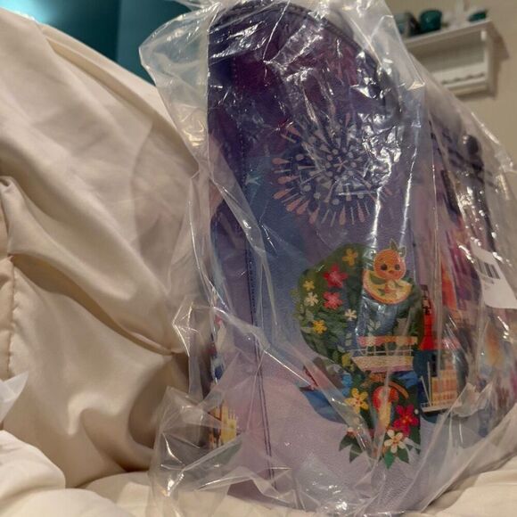 Dooney & Bourke Disney Parks Joey Chou Castle Tote Bag NWT - Picture 3 of 8